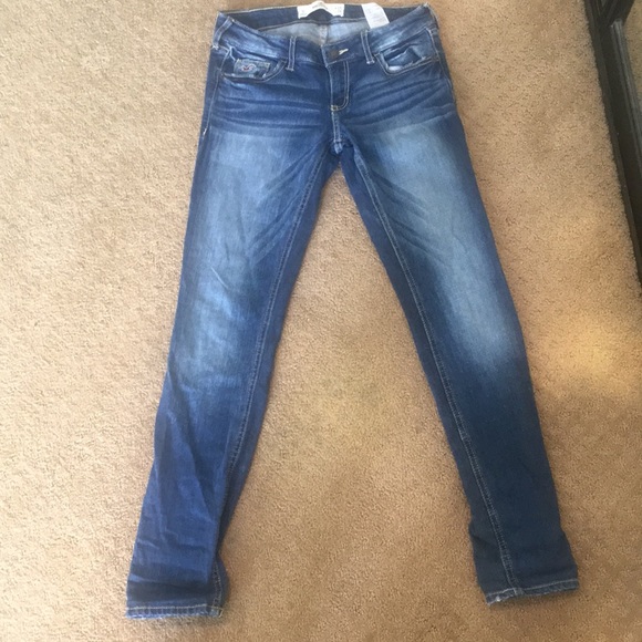 Hollister Jeans - Picture 3 of 4